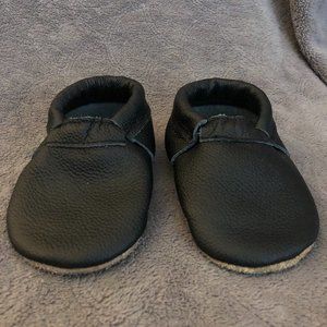 Birdrock Moccasins Black Size 8.